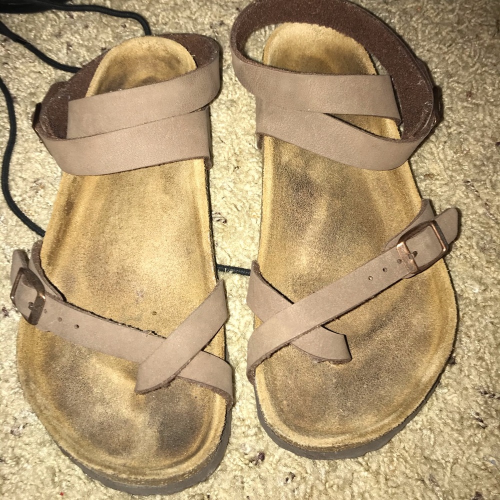 wrap-around ankle birkenstocks